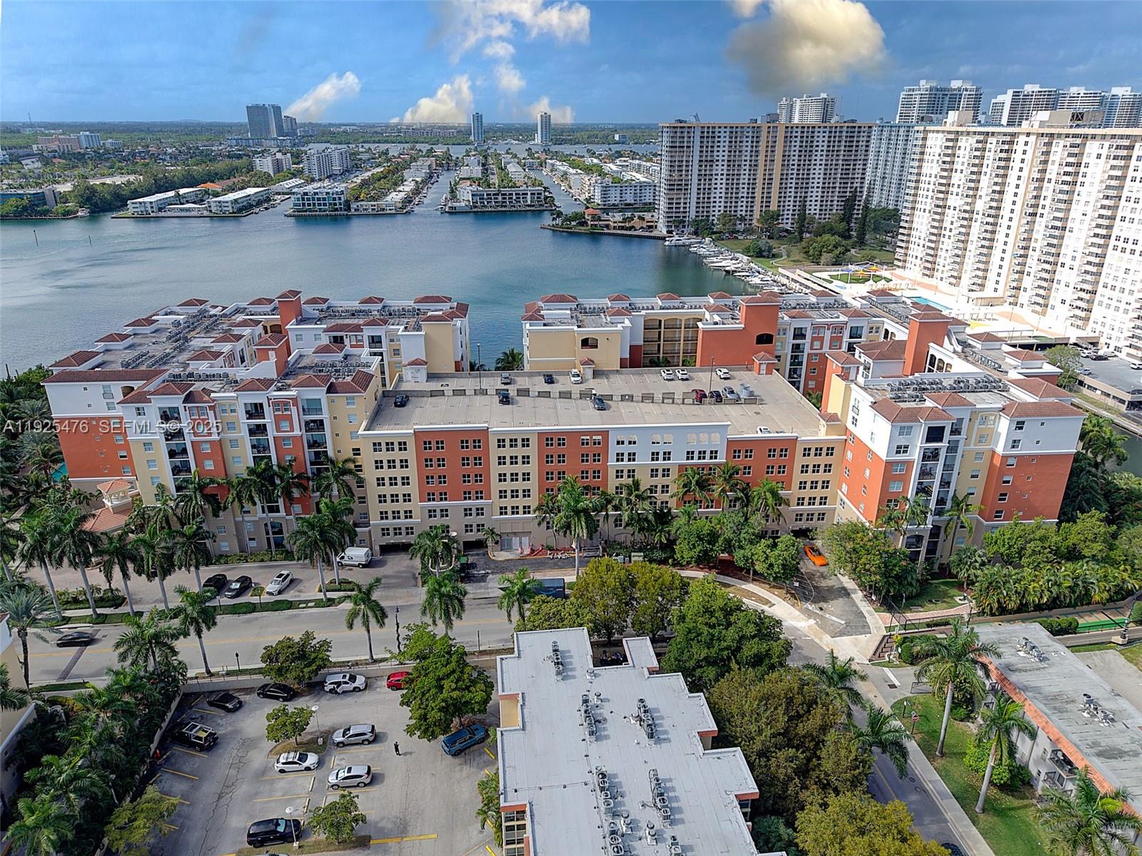 PORTO BELLAGIO CONDO - Residential