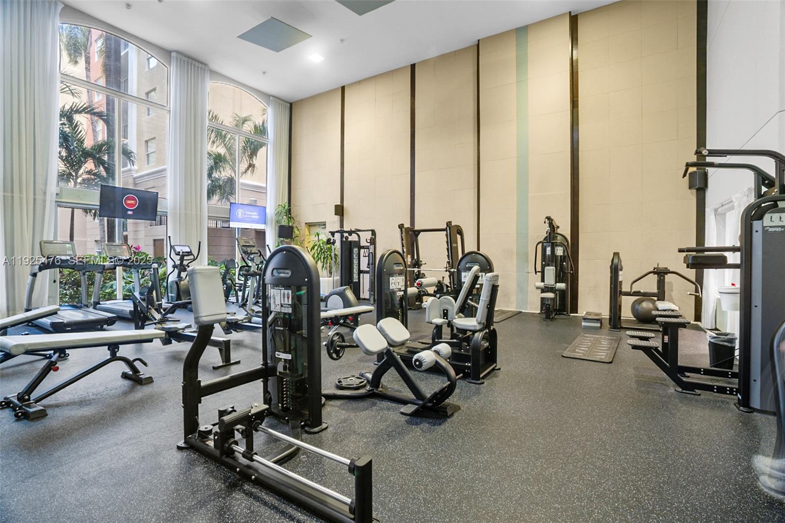 PORTO BELLAGIO CONDO - Residential