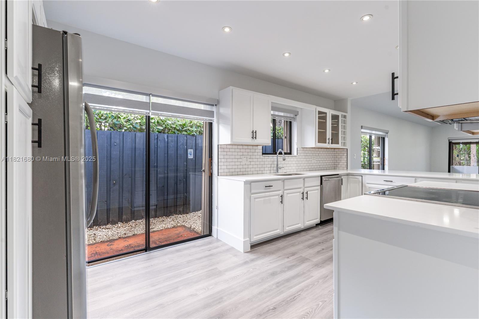 VILLAS AT BONAVENTURE IN - Residential