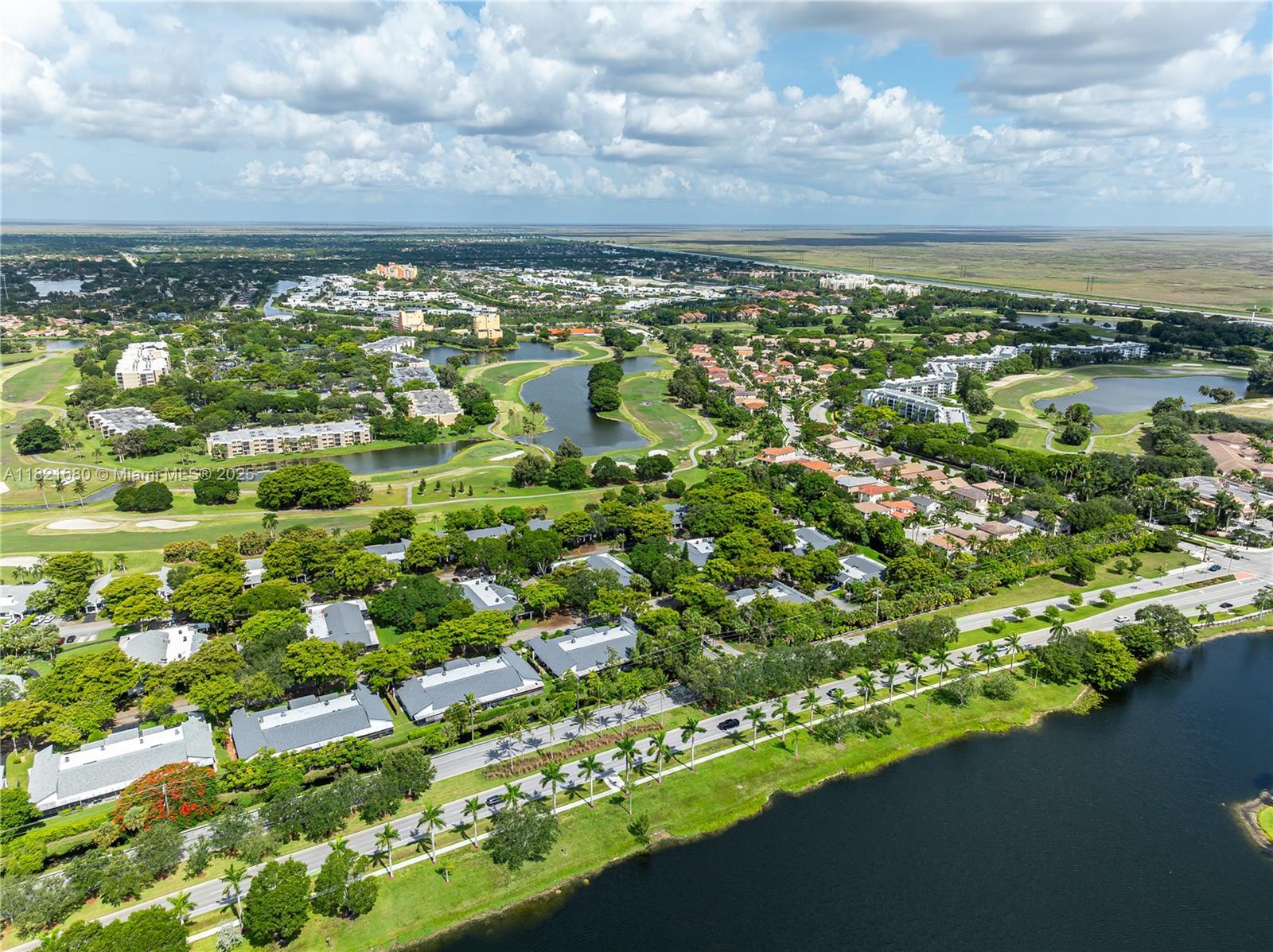 VILLAS AT BONAVENTURE IN - Residential