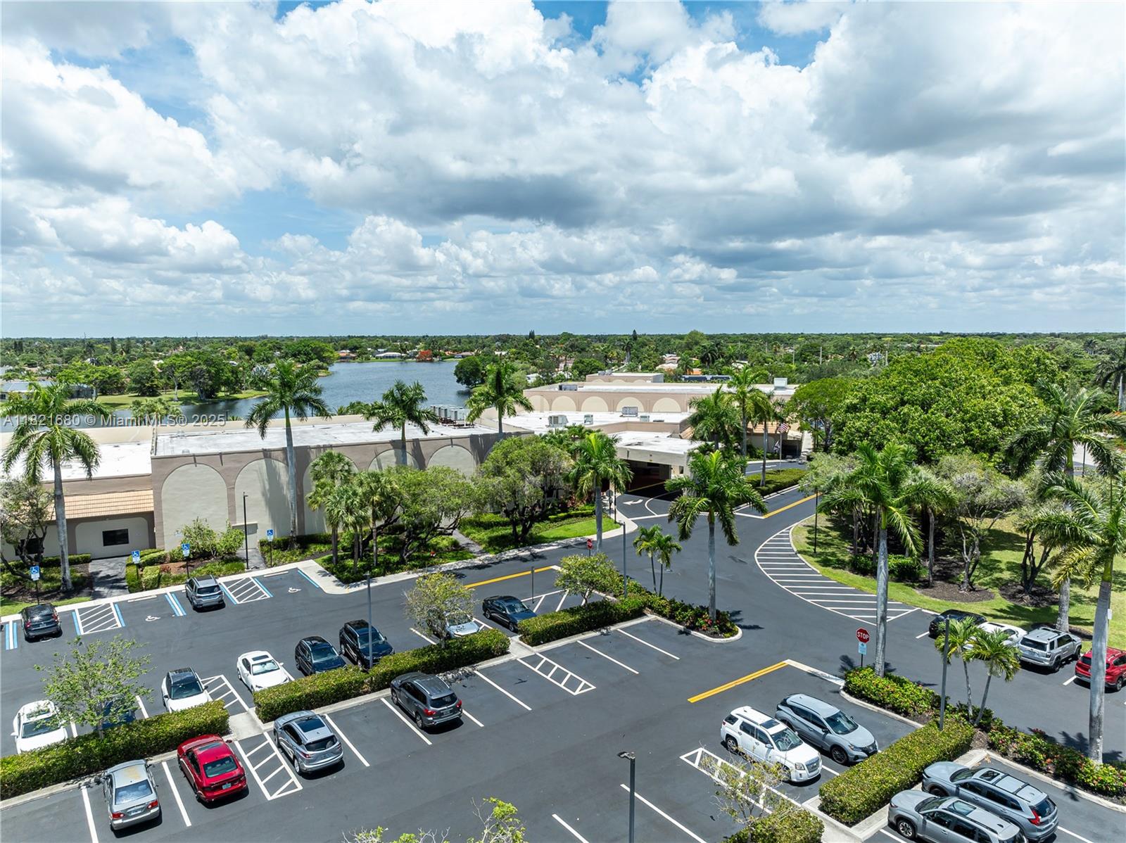 VILLAS AT BONAVENTURE IN - Residential