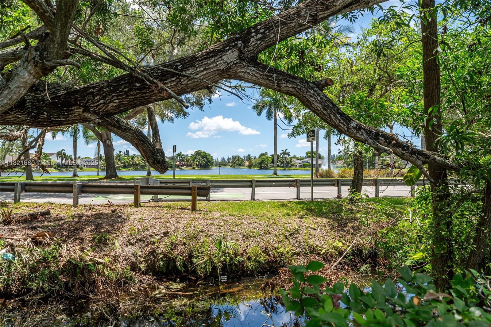 VILLAS AT BONAVENTURE IN - Residential