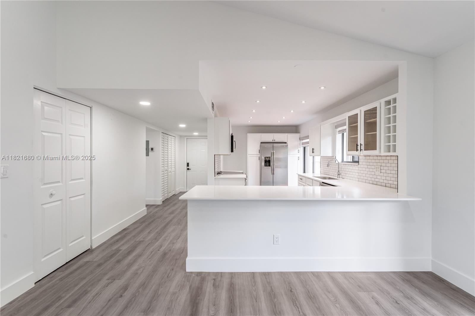 VILLAS AT BONAVENTURE IN - Residential