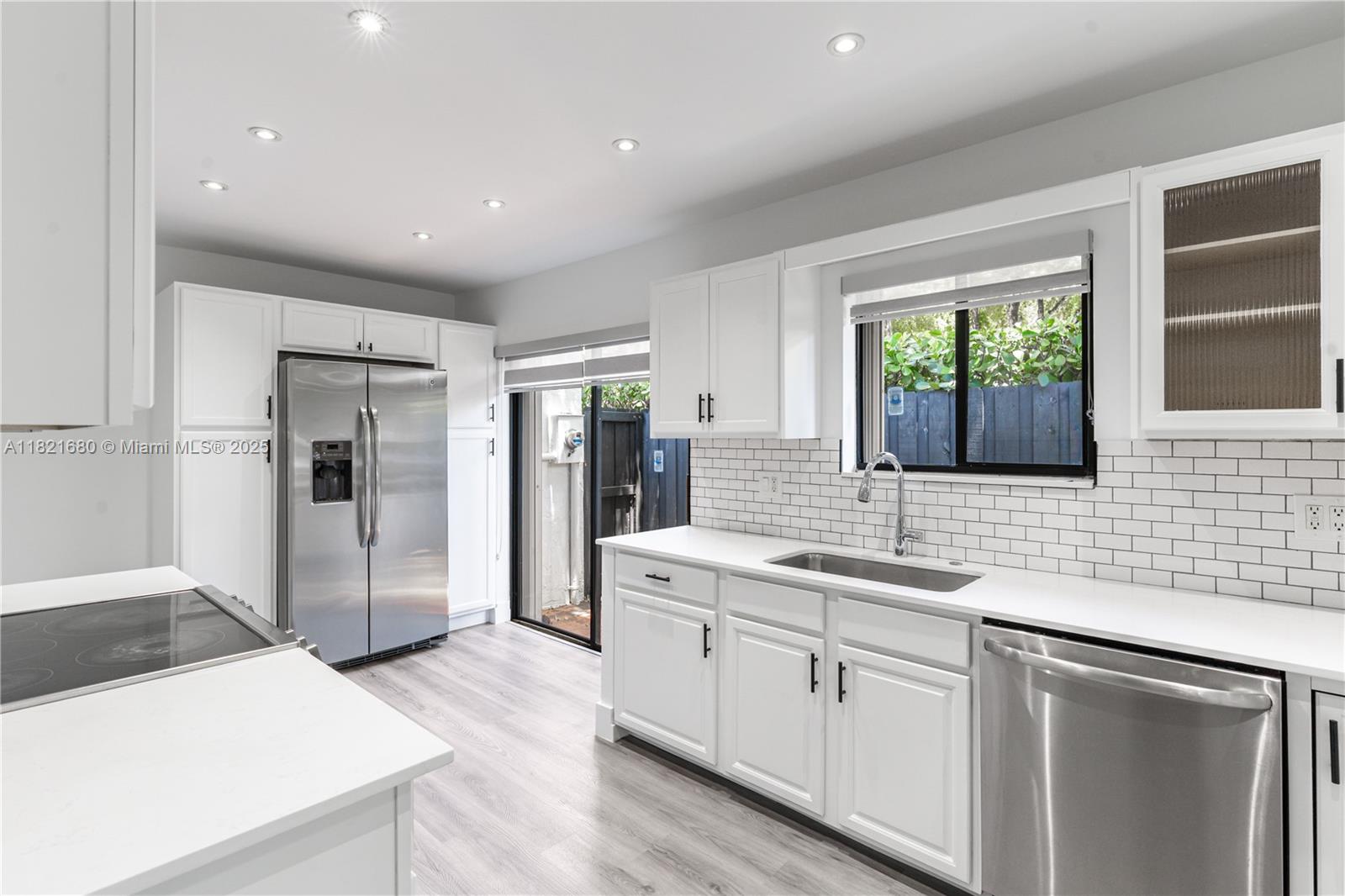 VILLAS AT BONAVENTURE IN - Residential