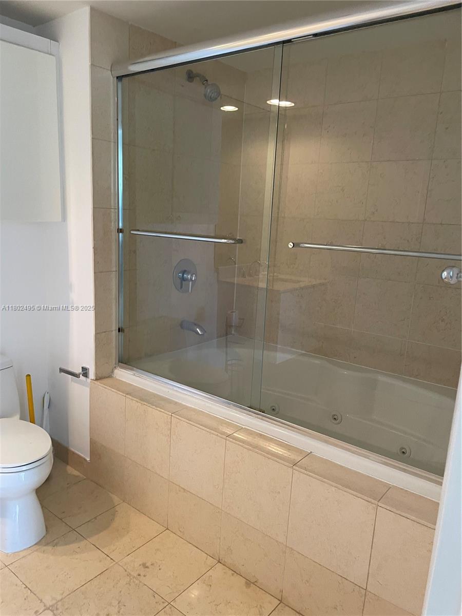 BEACH CLUB CONDO - Residential Lease