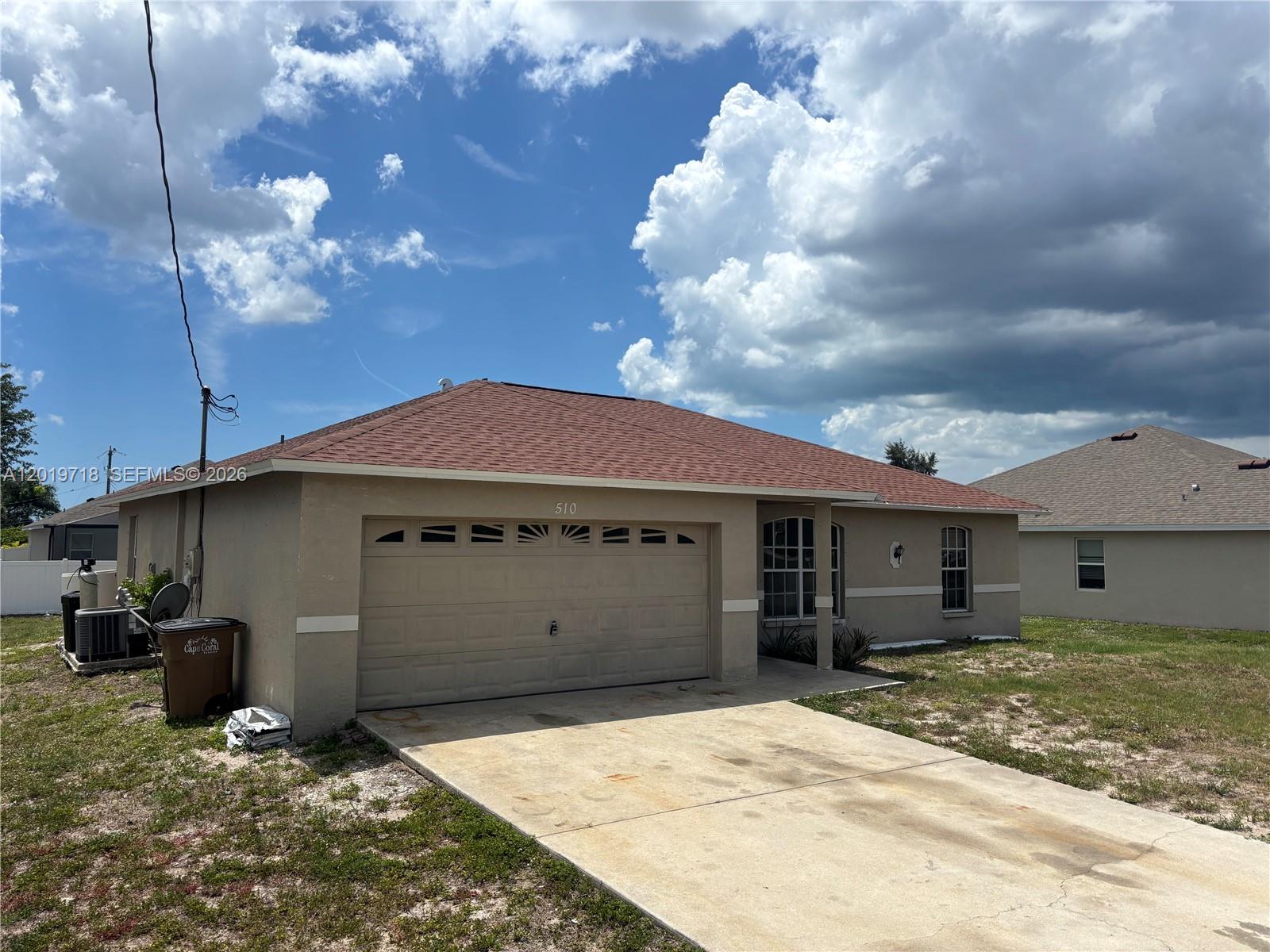 CAPE CORAL - Residential