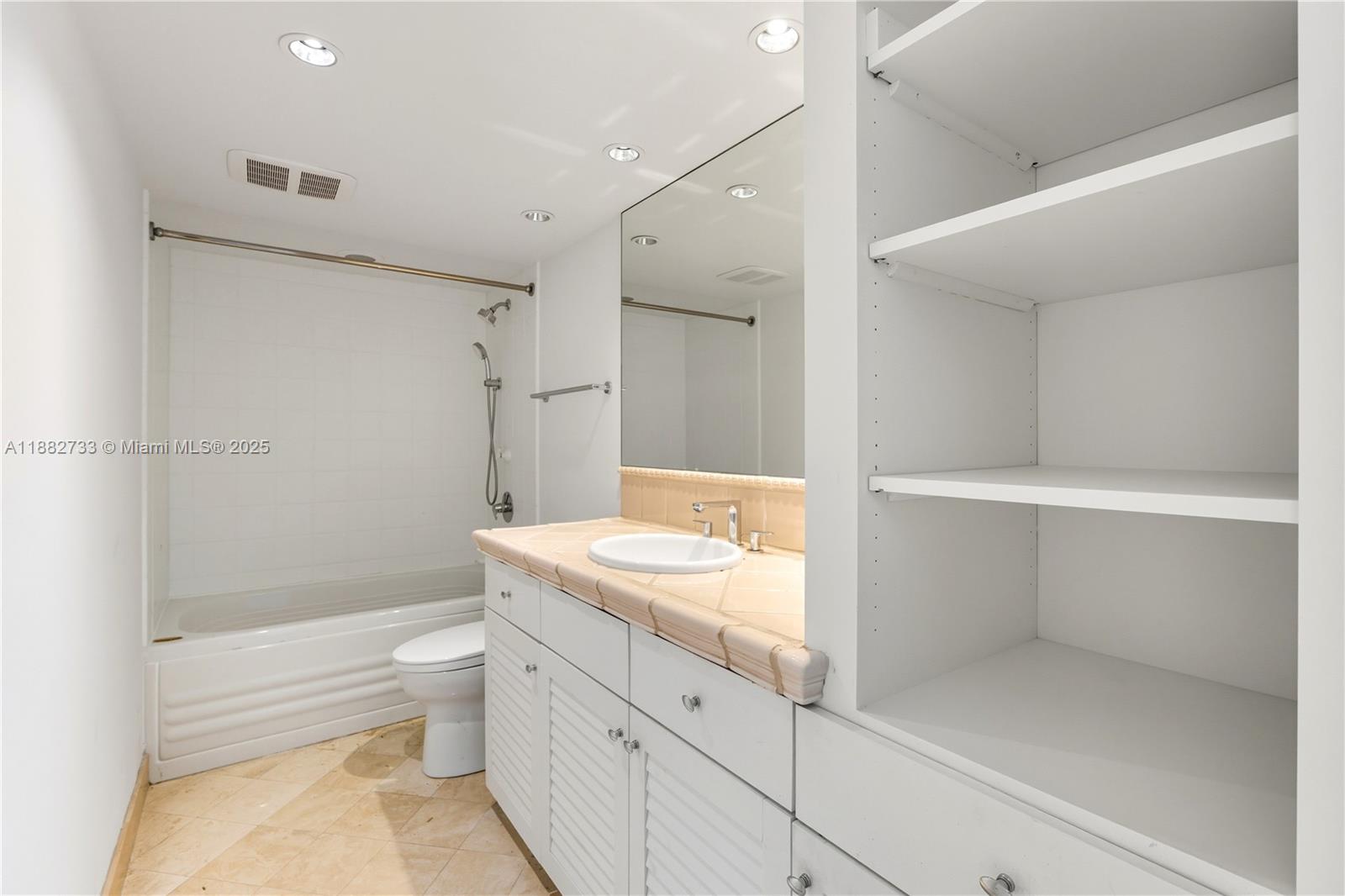 KEY BISCAYNE COMMODORE CL - Residential Lease