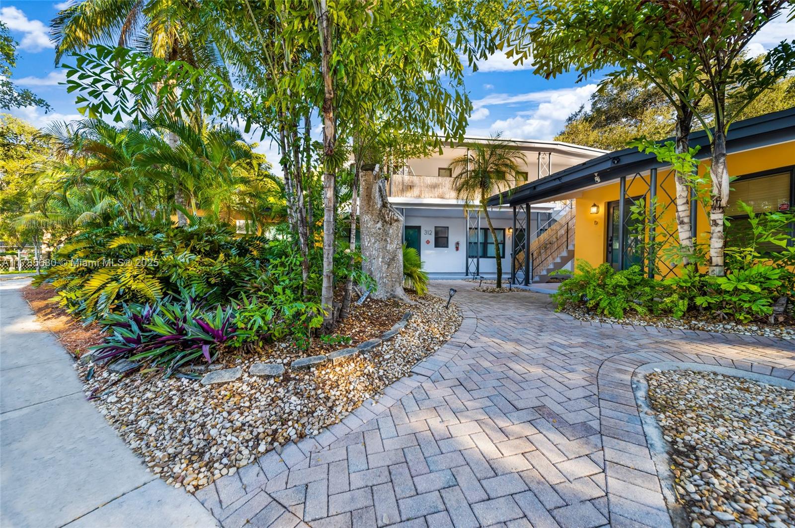 VICTORIA PARK CORR AMEN P - Residential Lease