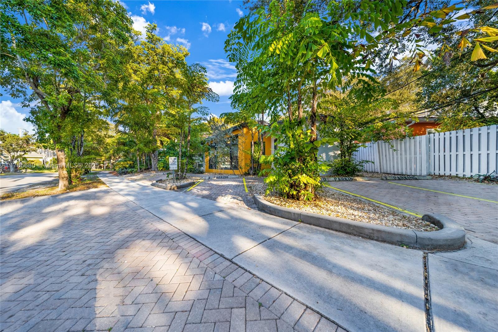 VICTORIA PARK CORR AMEN P - Residential Lease