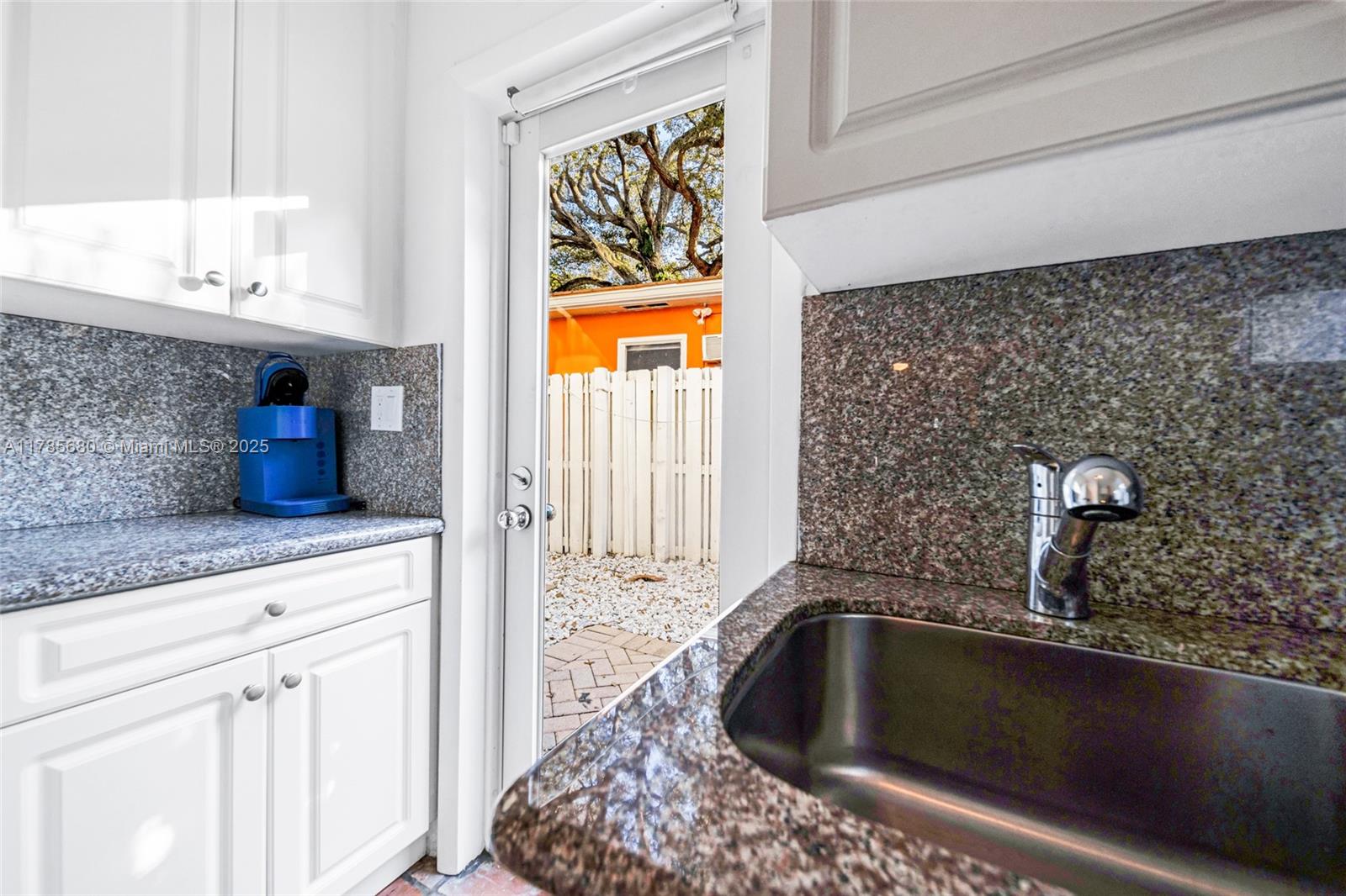 VICTORIA PARK CORR AMEN P - Residential Lease