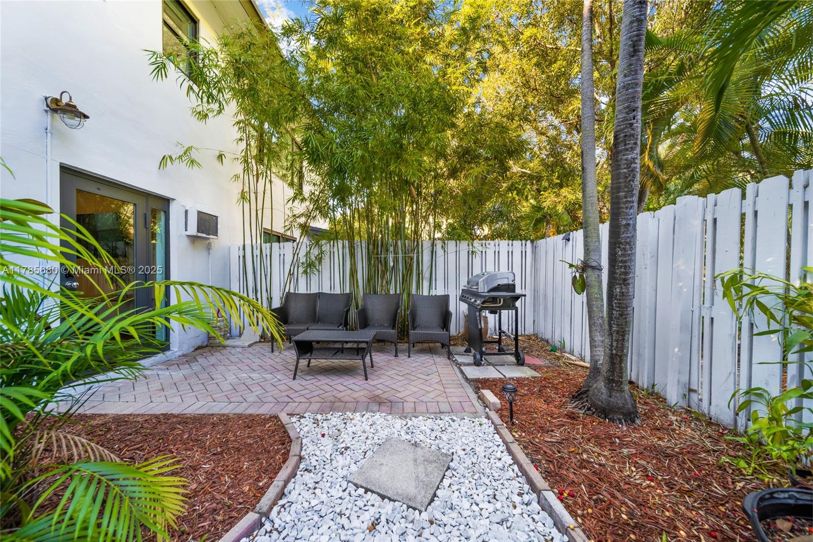 VICTORIA PARK CORR AMEN P - Residential Lease