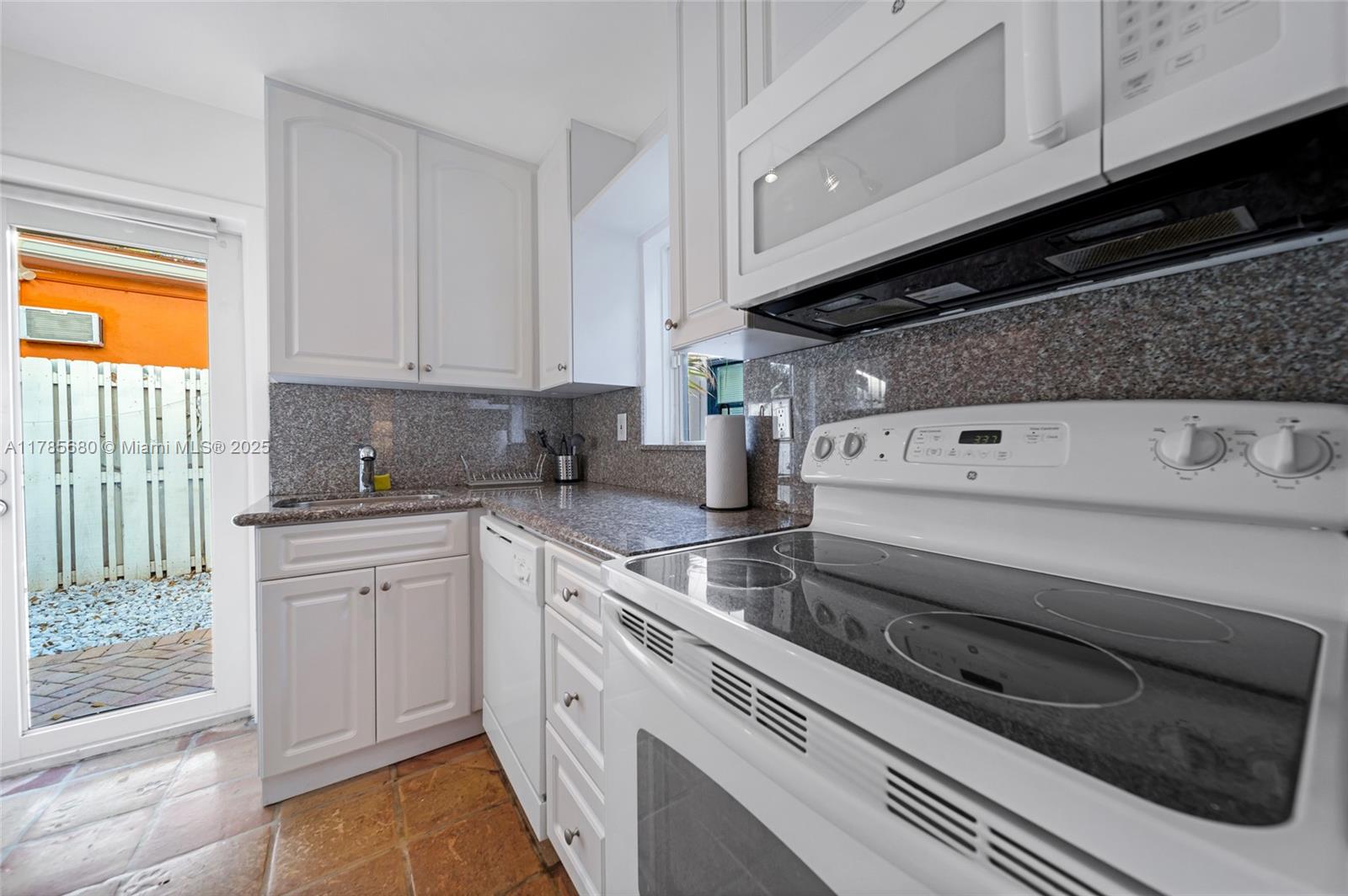 VICTORIA PARK CORR AMEN P - Residential Lease