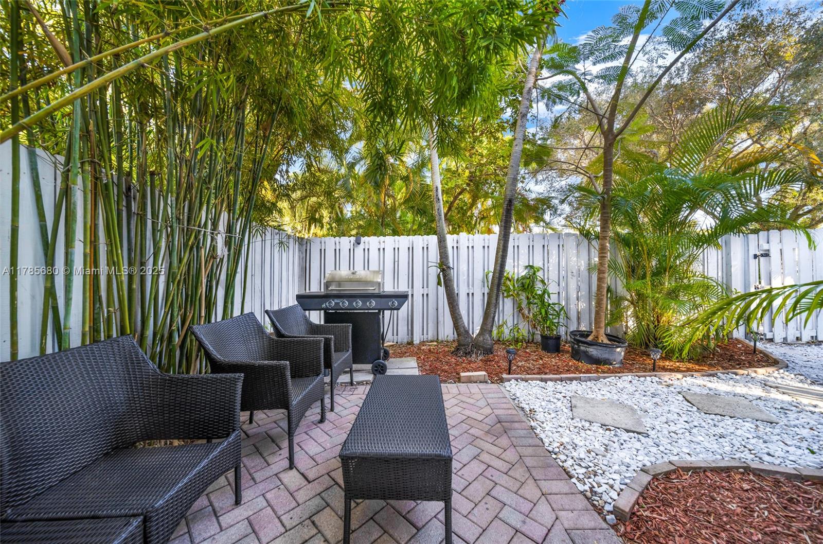 VICTORIA PARK CORR AMEN P - Residential Lease