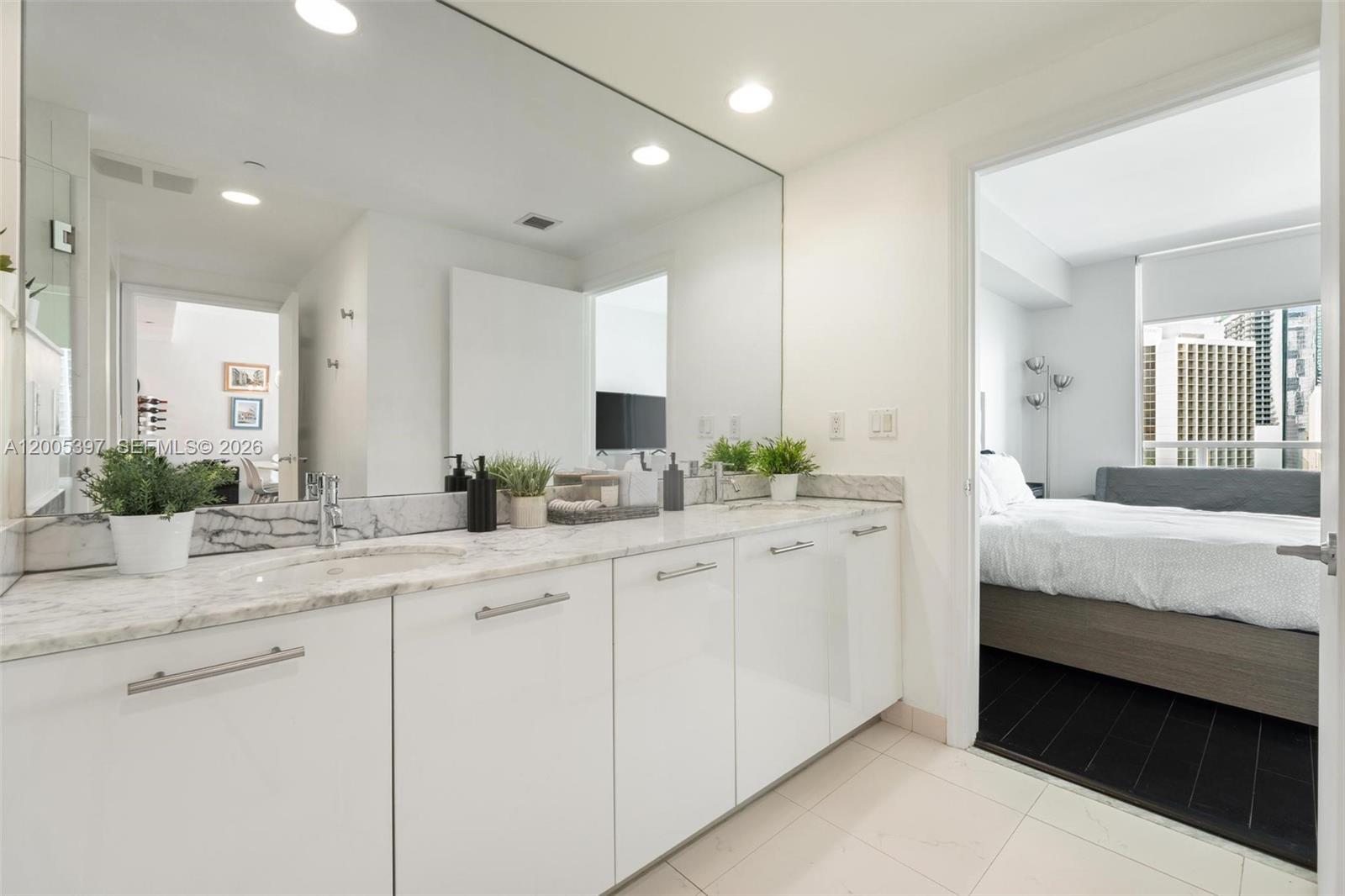 500 BRICKELL EAST CONDO - Residential