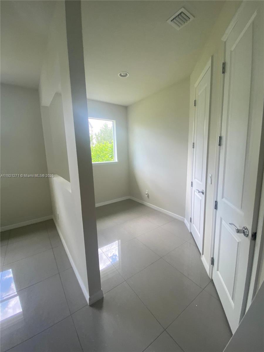 HILLCREST COUNTRY CLUB NO - Residential