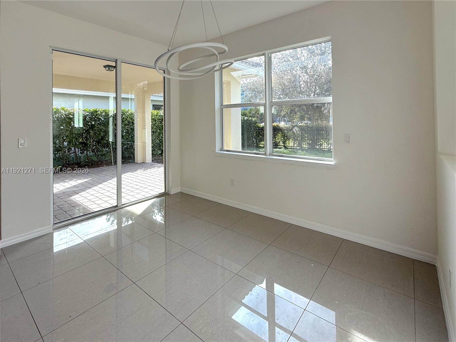 HILLCREST COUNTRY CLUB NO - Residential