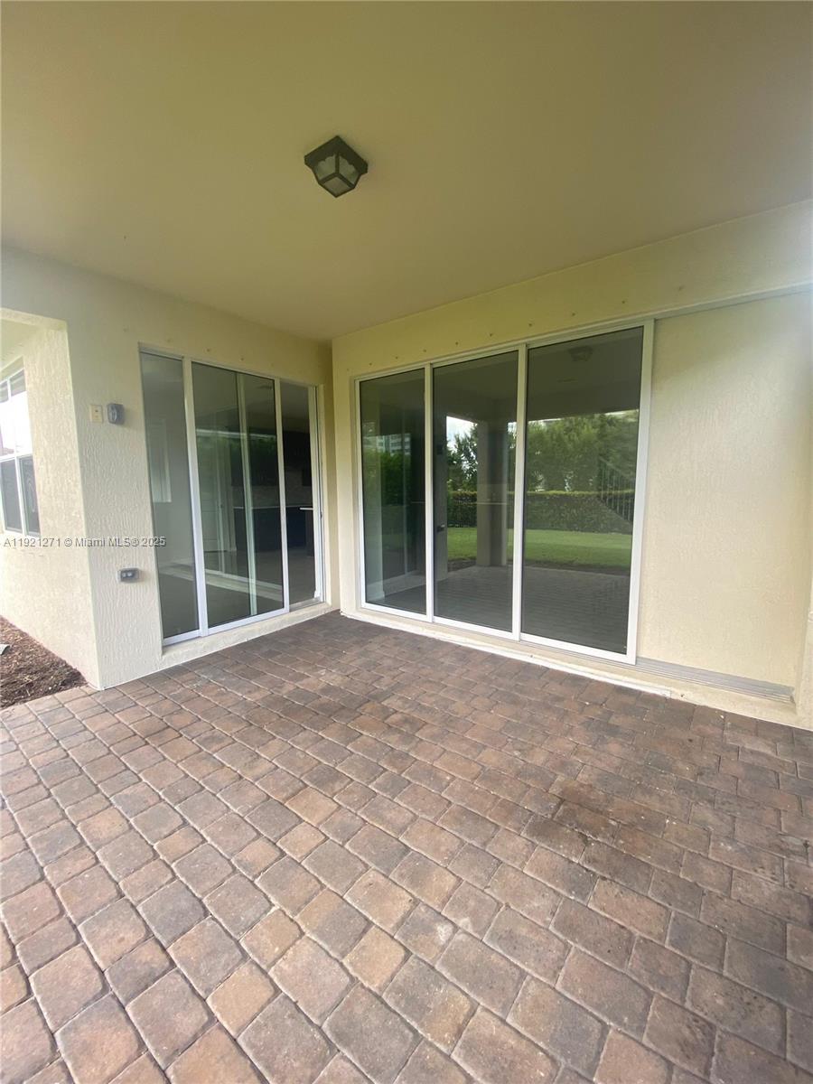 HILLCREST COUNTRY CLUB NO - Residential