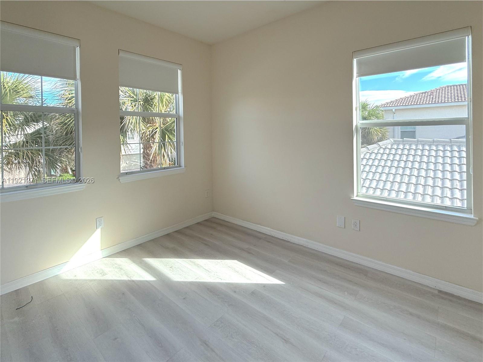 HILLCREST COUNTRY CLUB NO - Residential