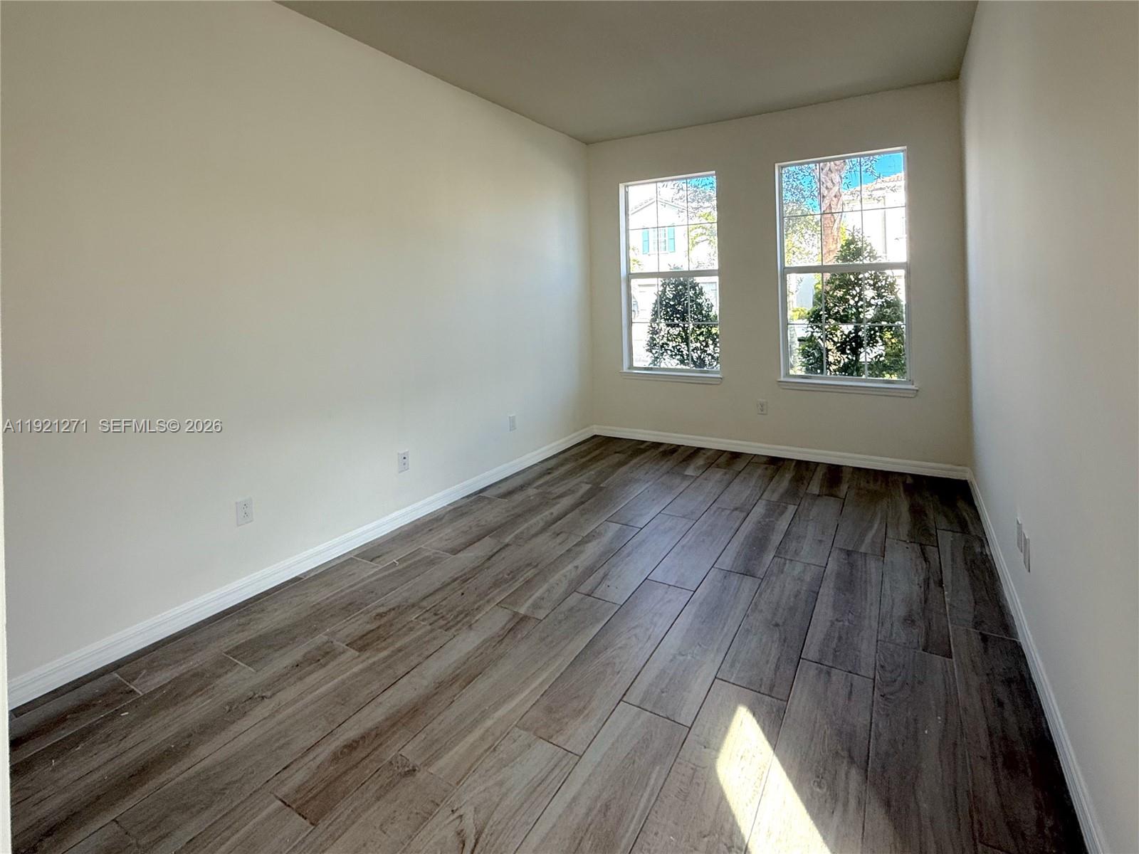 HILLCREST COUNTRY CLUB NO - Residential