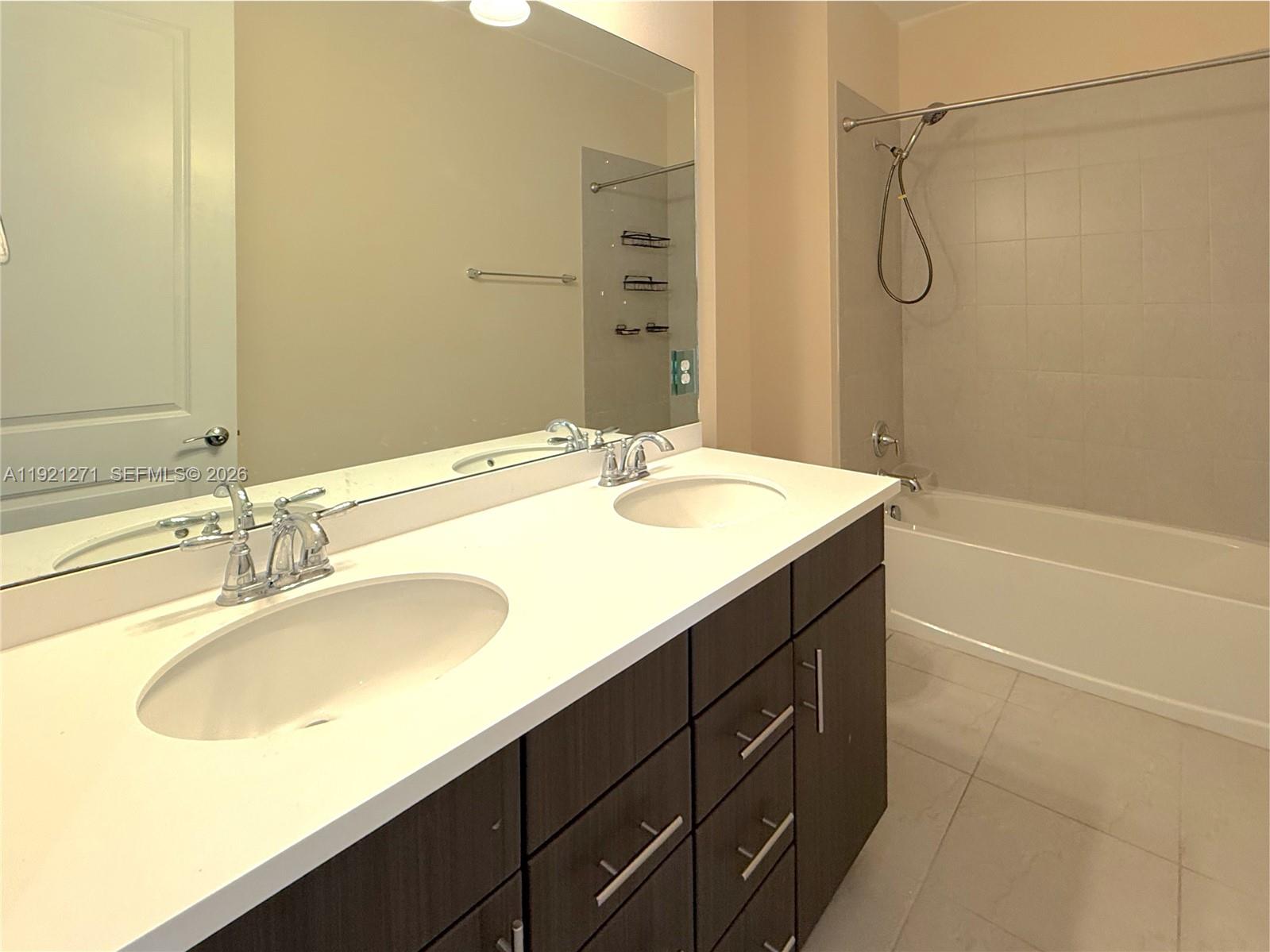 HILLCREST COUNTRY CLUB NO - Residential