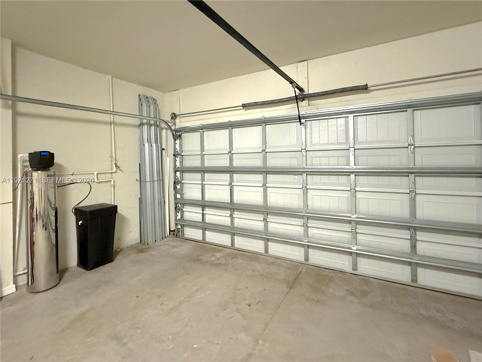 HILLCREST COUNTRY CLUB NO - Residential