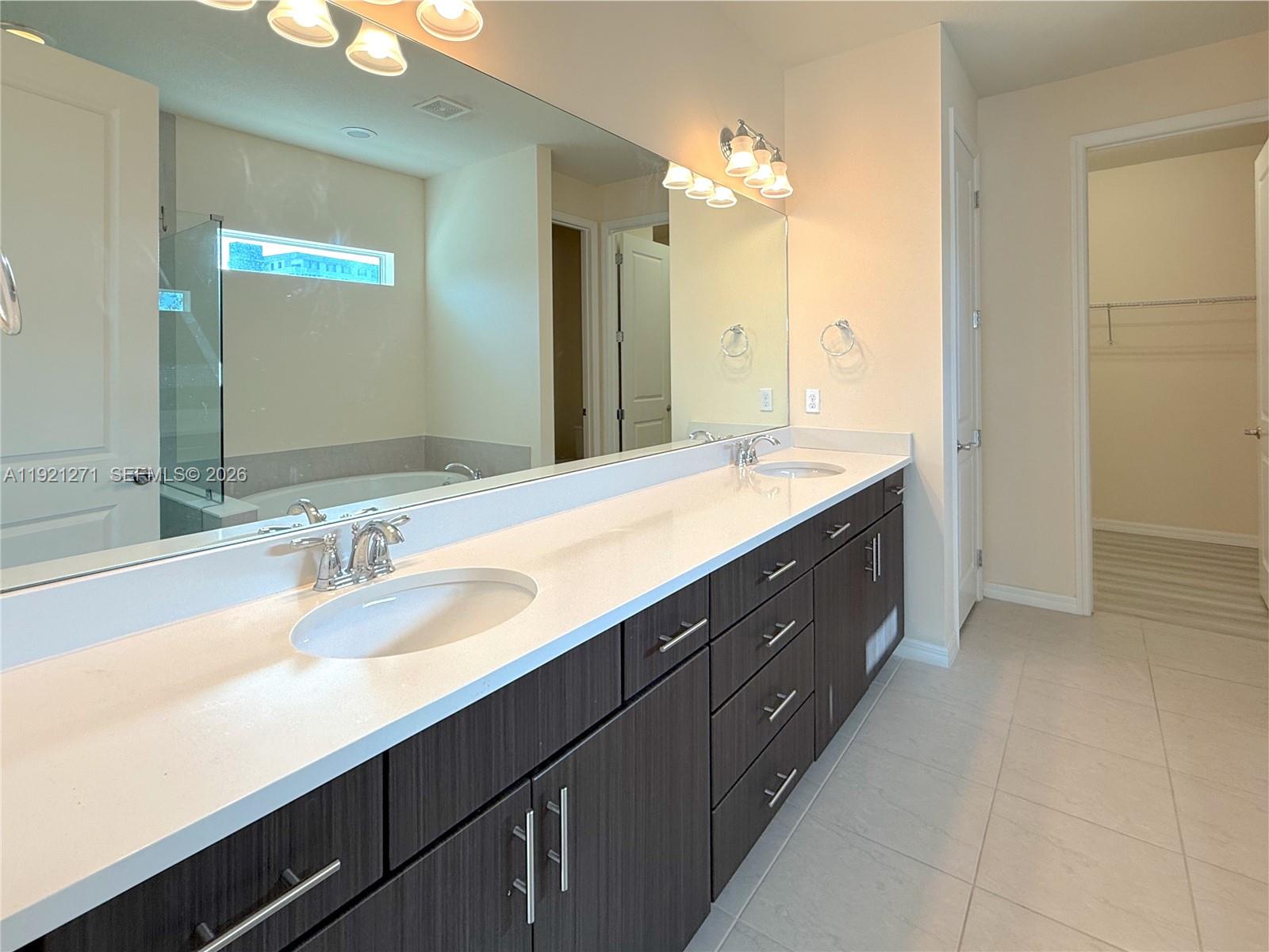 HILLCREST COUNTRY CLUB NO - Residential