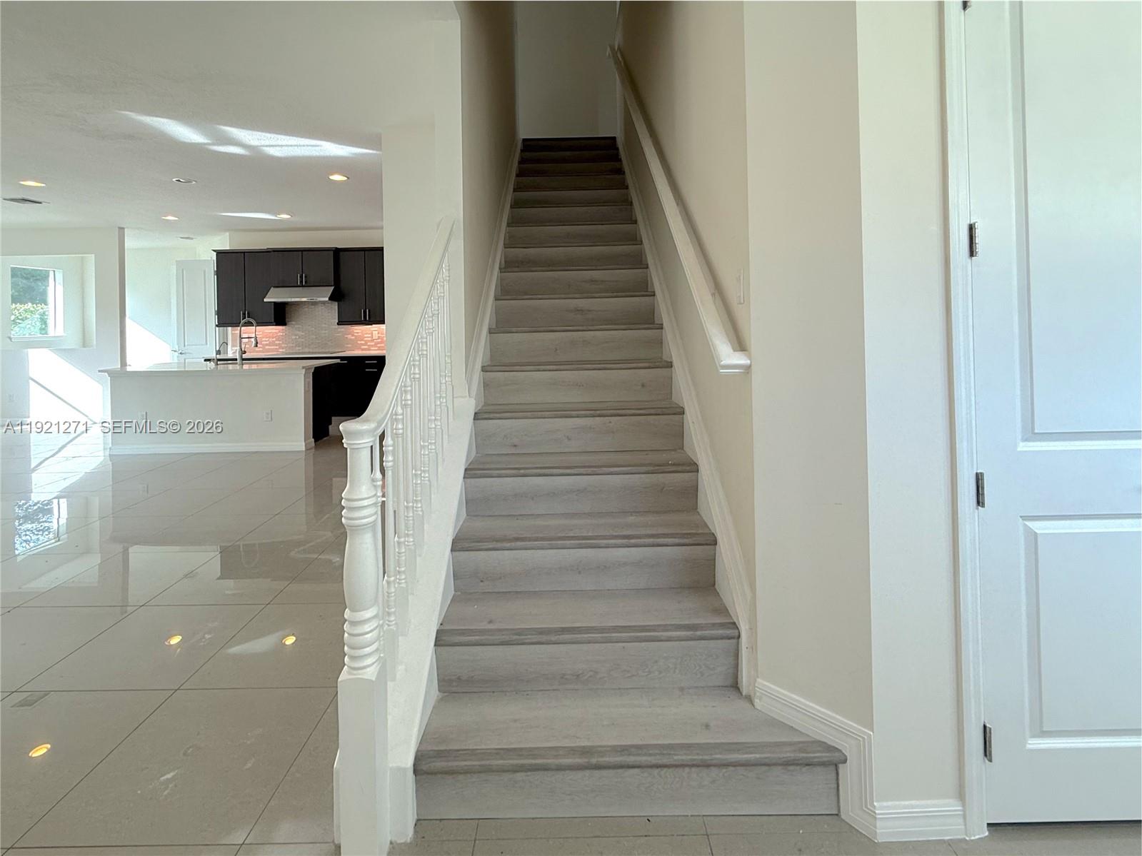 HILLCREST COUNTRY CLUB NO - Residential