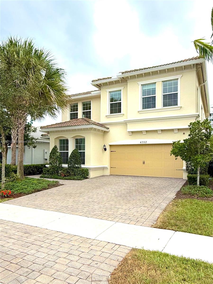 HILLCREST COUNTRY CLUB NO - Residential