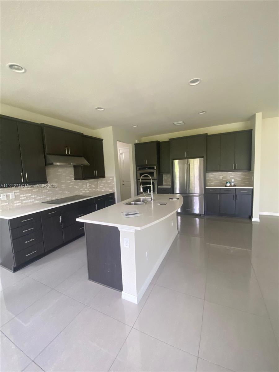 HILLCREST COUNTRY CLUB NO - Residential