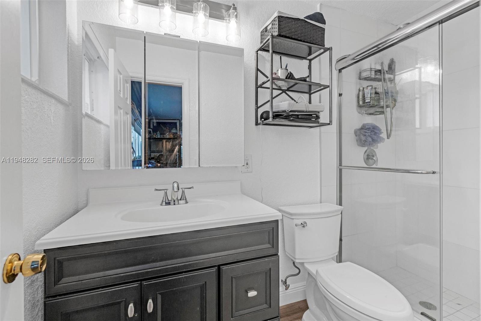 SHOREWOOD - Residential