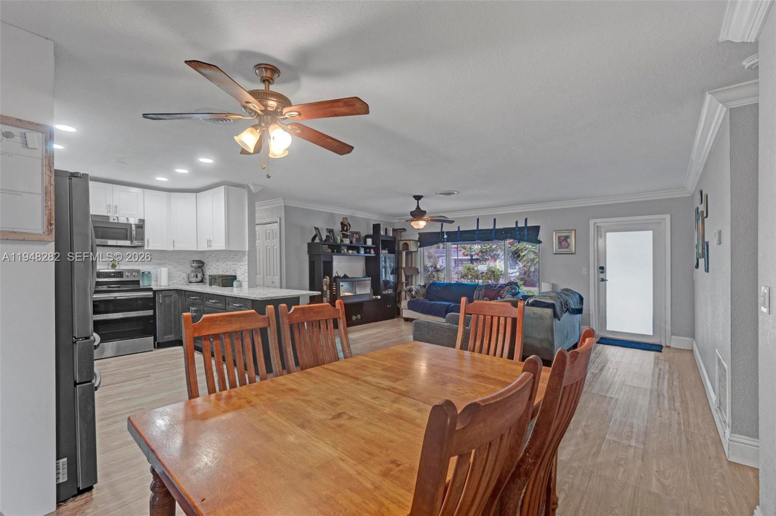 SHOREWOOD - Residential