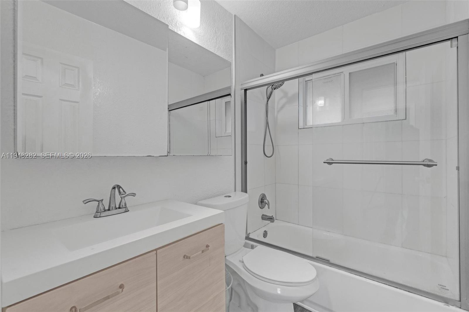 SHOREWOOD - Residential