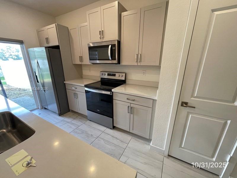 View photos, virtual tours, details... 767 SE 18th St