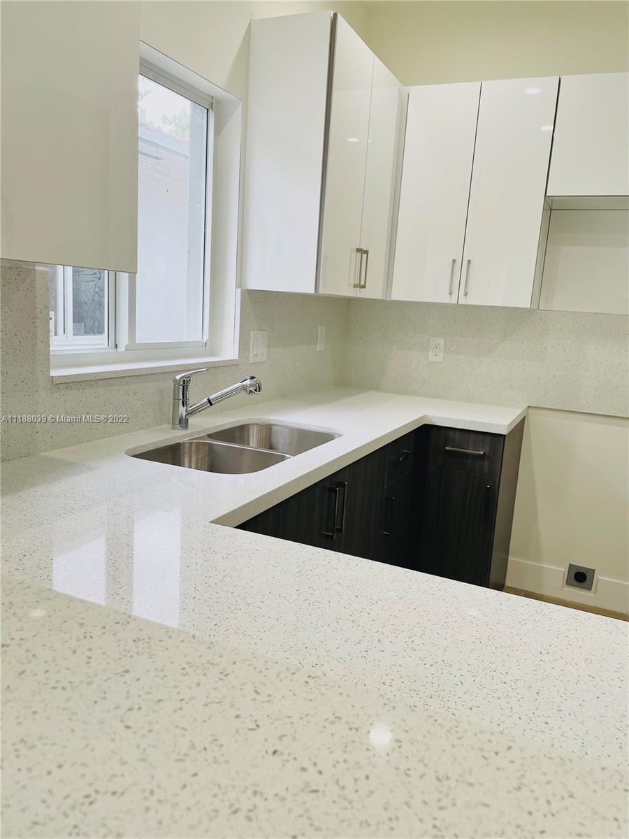 NORTH MIAMI ESTS - Residential