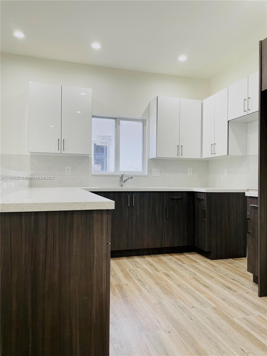 NORTH MIAMI ESTS - Residential