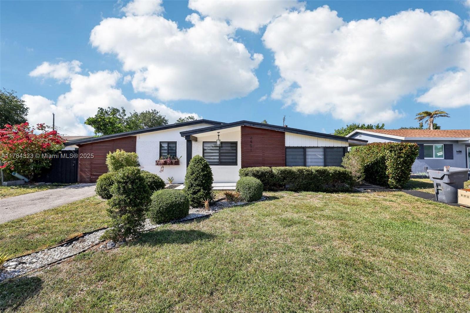 6451 Coolidge St, Hollywood, Broward County, Florida - 4 Bedrooms  
2 Bathrooms - 