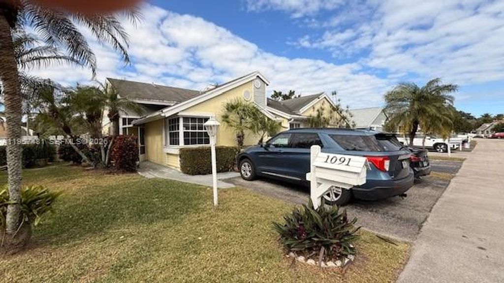 Photo of 1091 SW 110th Ter, Davie, FL 33324 (MLS # A11957481)