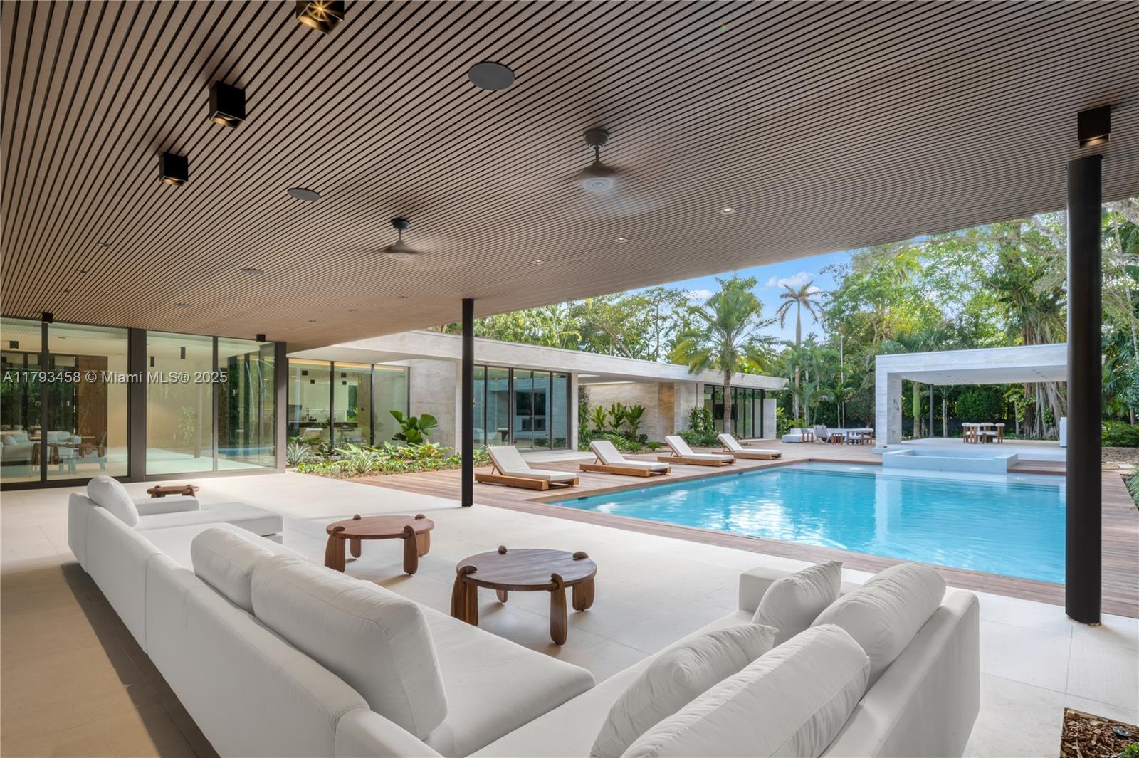 CLEVELAND PARK - Residential Lease