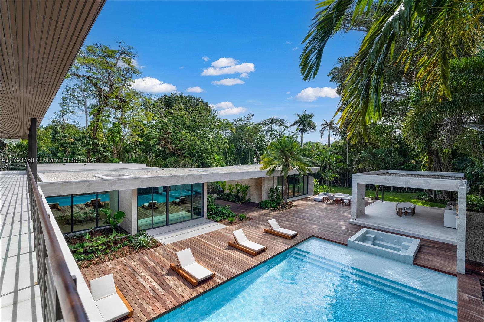 CLEVELAND PARK - Residential Lease