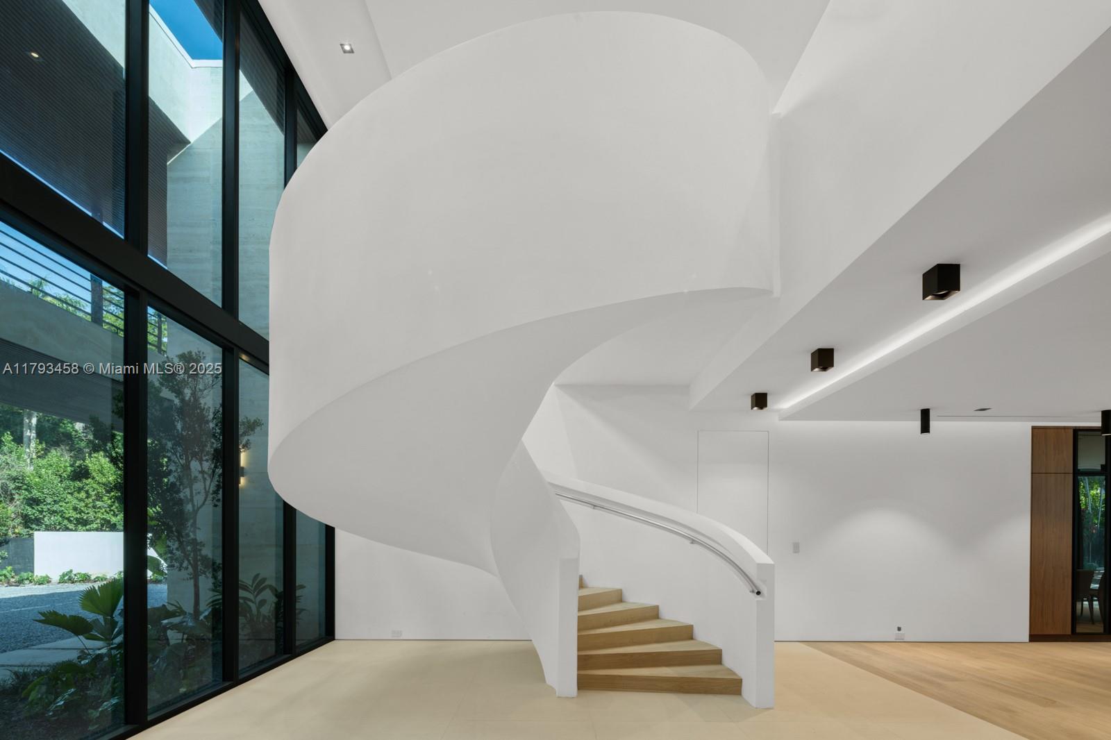 CLEVELAND PARK - Residential Lease