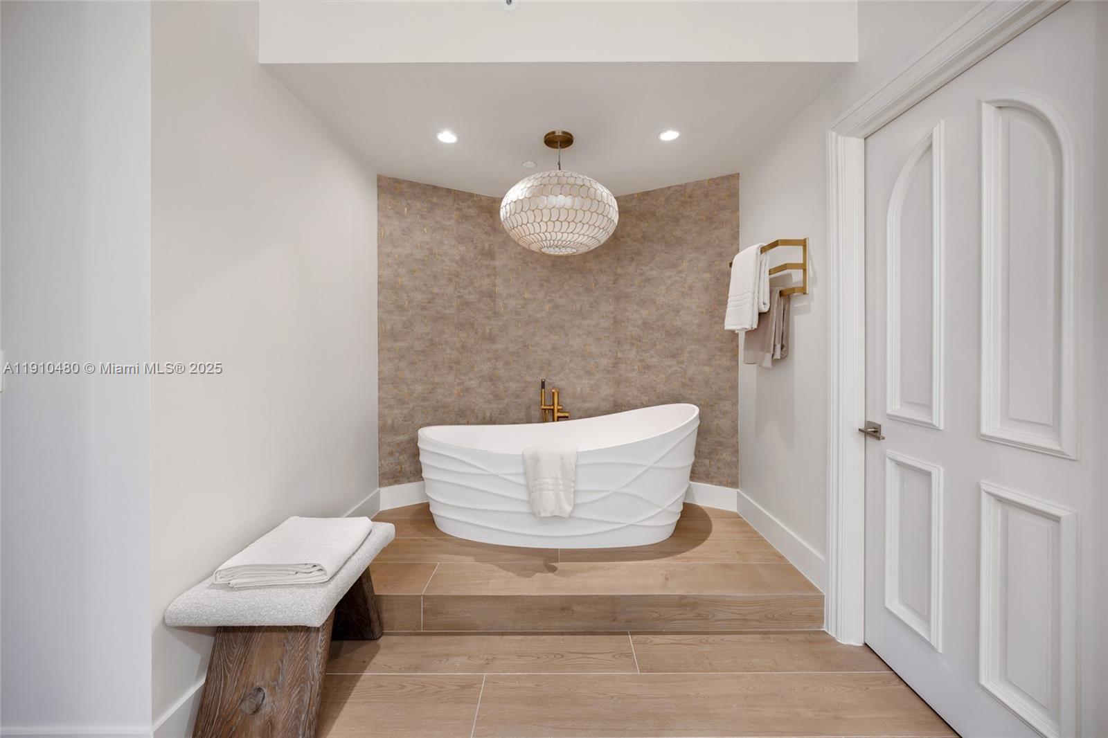 PORTOFINO TOWER CONDO - Residential