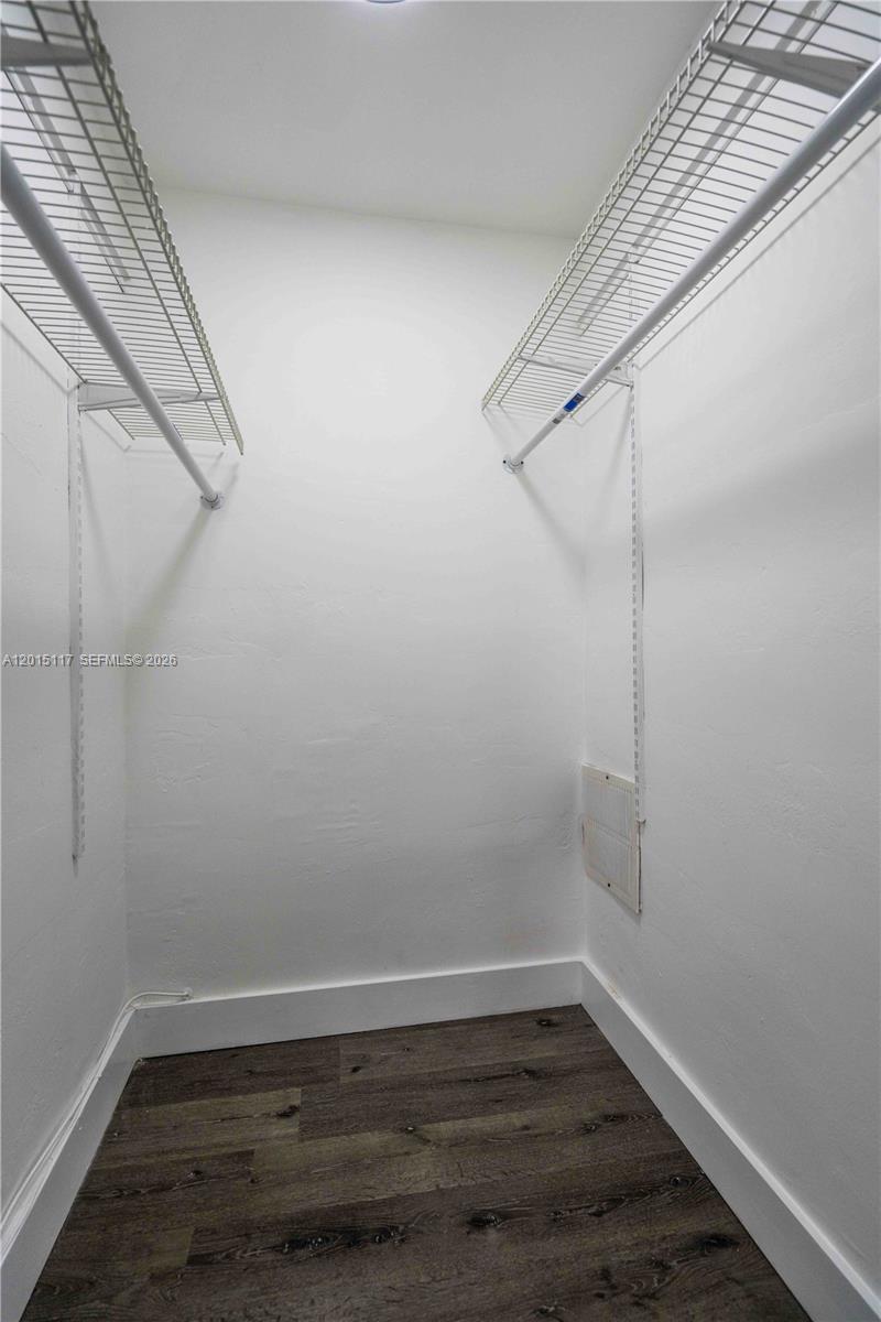 ISLE OF NORMANDY MIAMI VI - Residential Lease