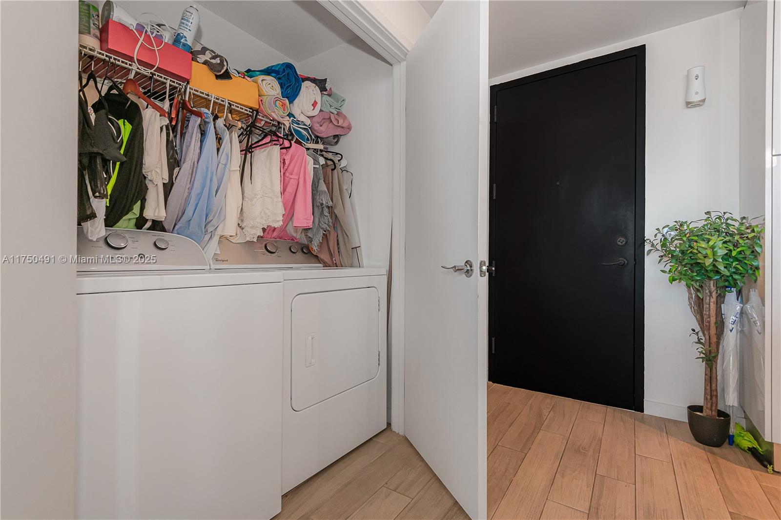 NINE AT MARY BRICKELL VIL - Residential