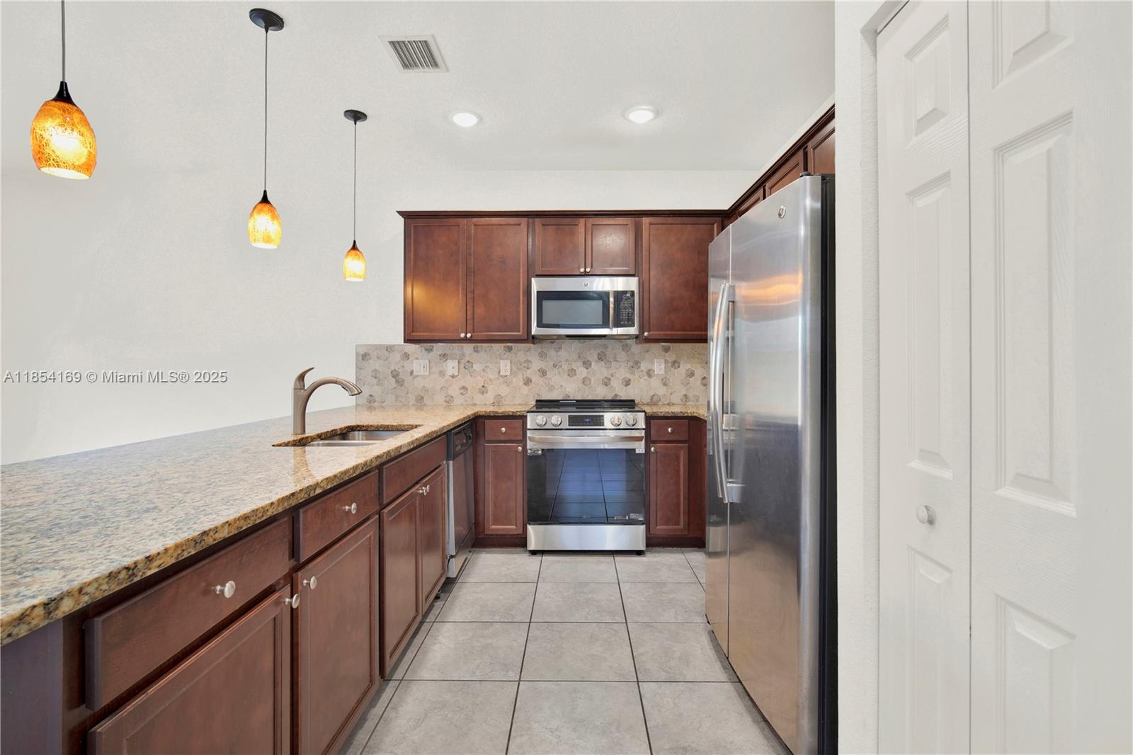 279 SE 31st Ter