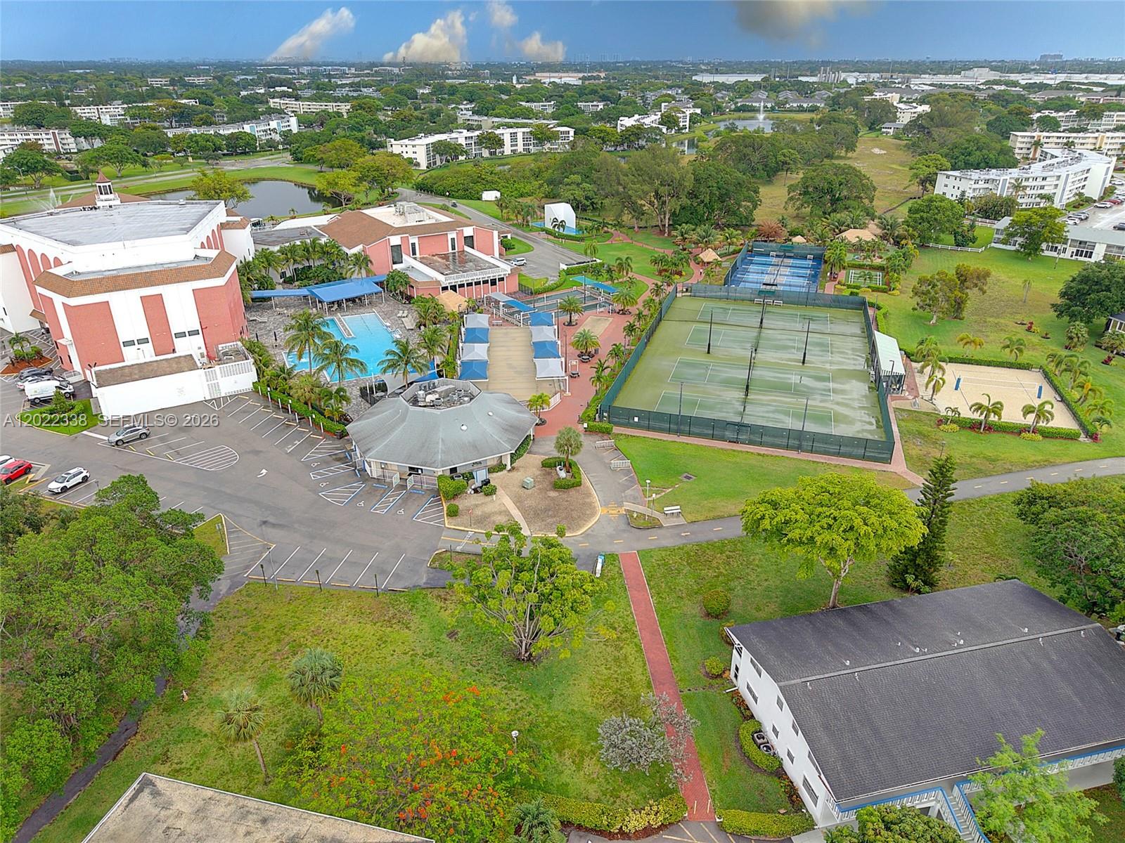 LYNDHURST L CONDO - Residential