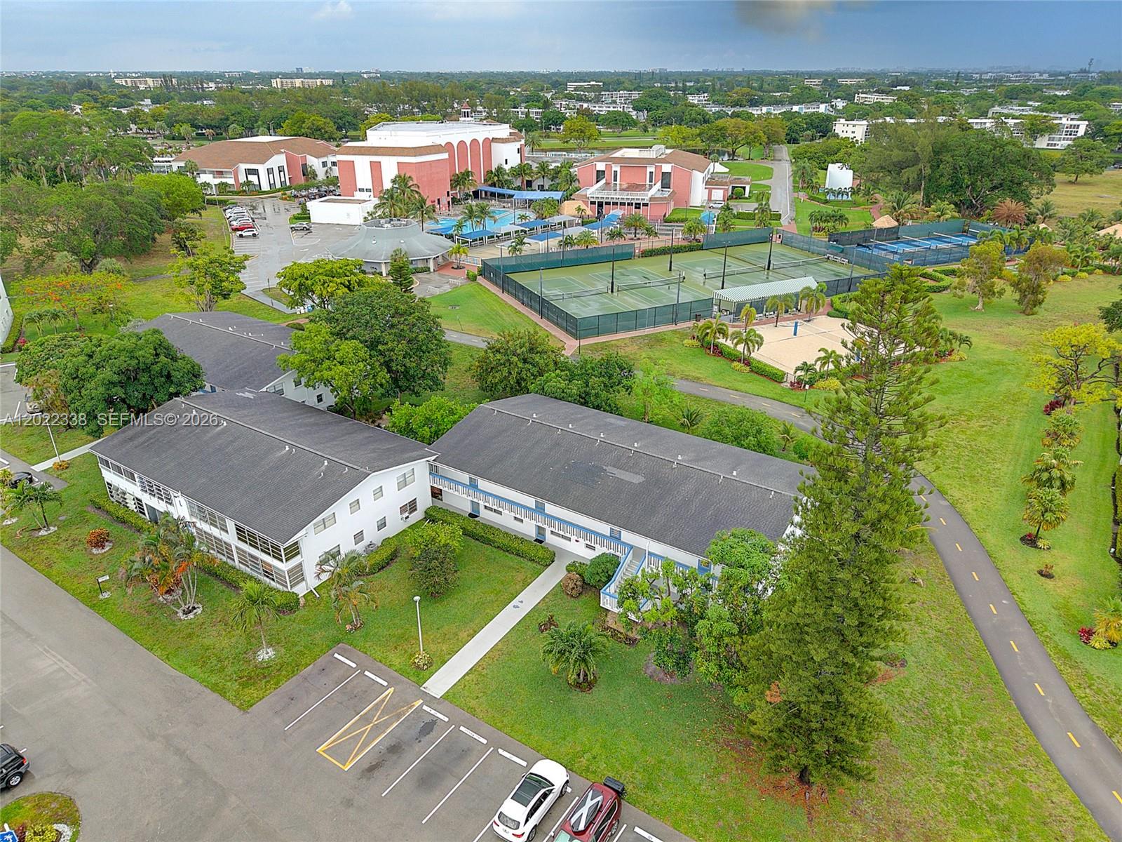 LYNDHURST L CONDO - Residential