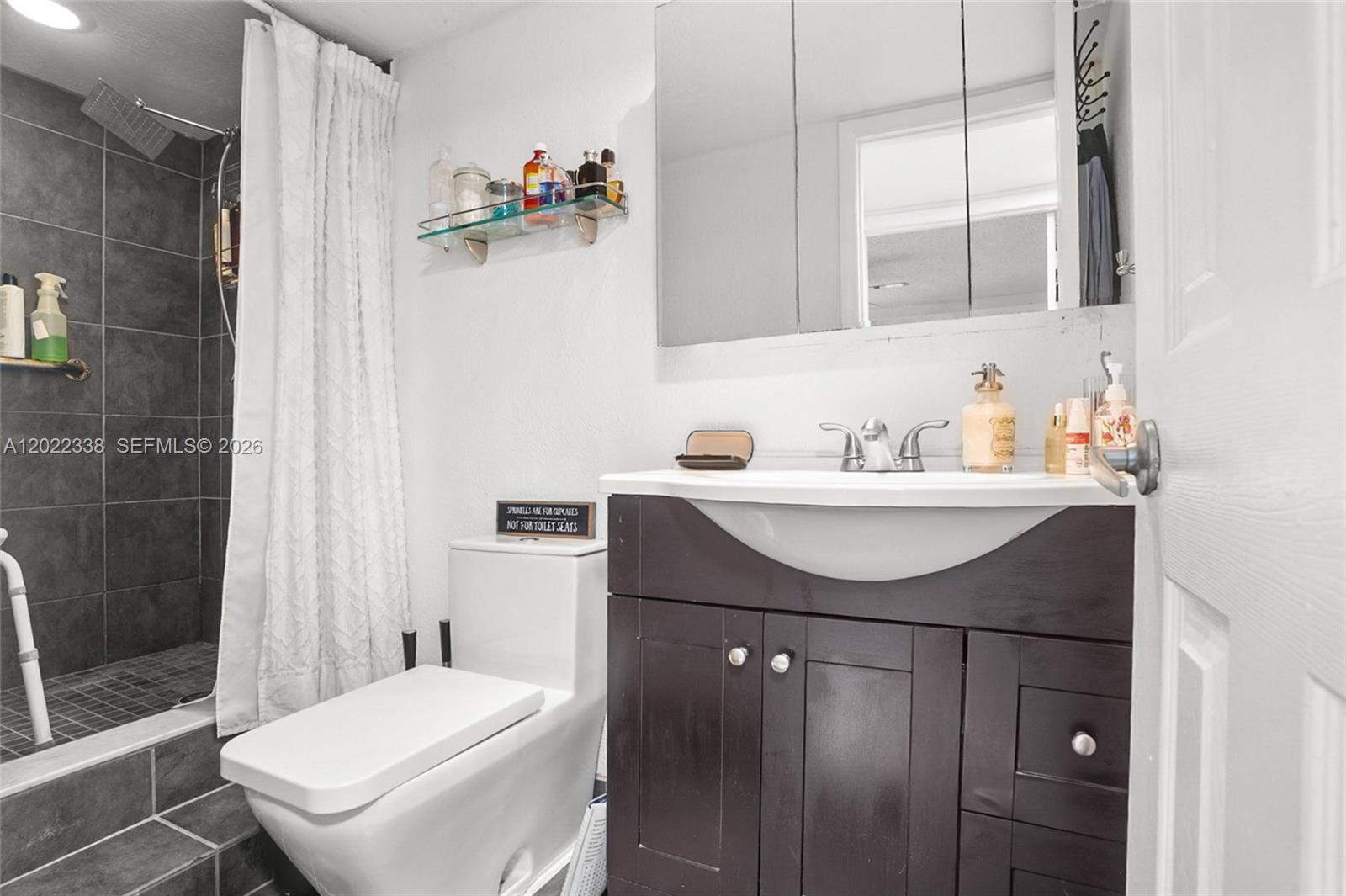 LYNDHURST L CONDO - Residential