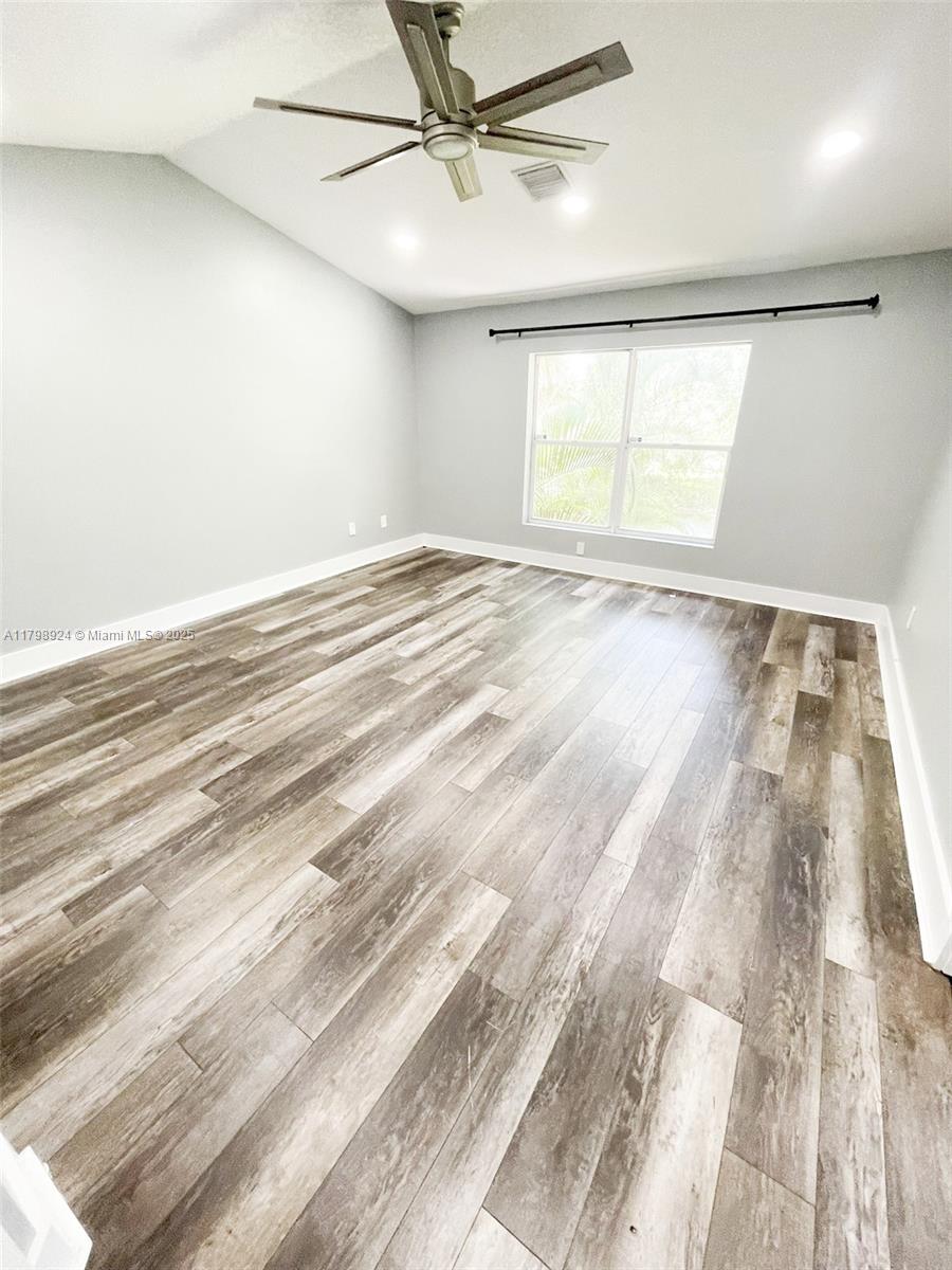 SEMINOLE ESTATES & TOWNHO - Residential Lease
