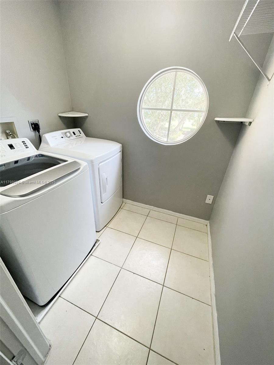 SEMINOLE ESTATES & TOWNHO - Residential Lease