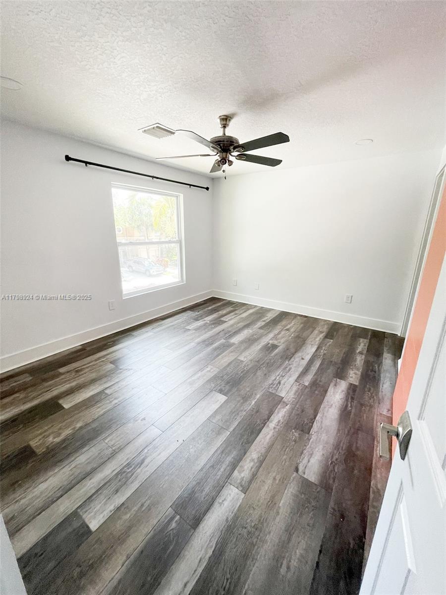 SEMINOLE ESTATES & TOWNHO - Residential Lease